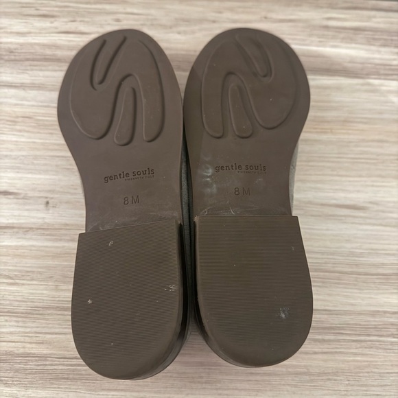 Gentle Souls Grey Suede Genuine Leather Rubber Outsole Loafers size 8M - Picture 7 of 7